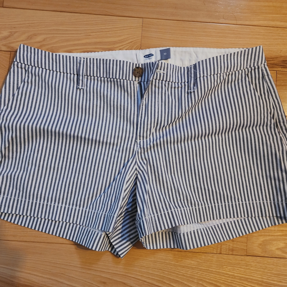 Old Navy Blue and White Striped Women's Shorts
